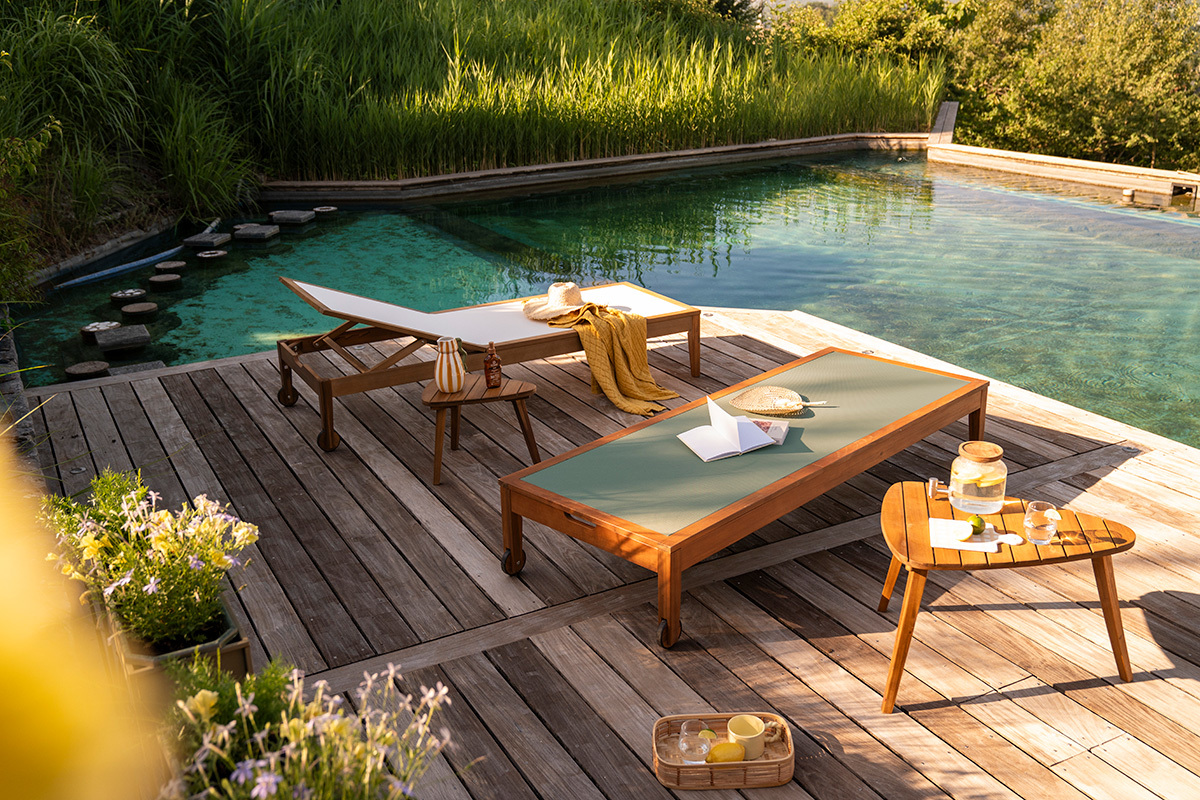 Bain de soleil blanc et bois massif NAVEEN