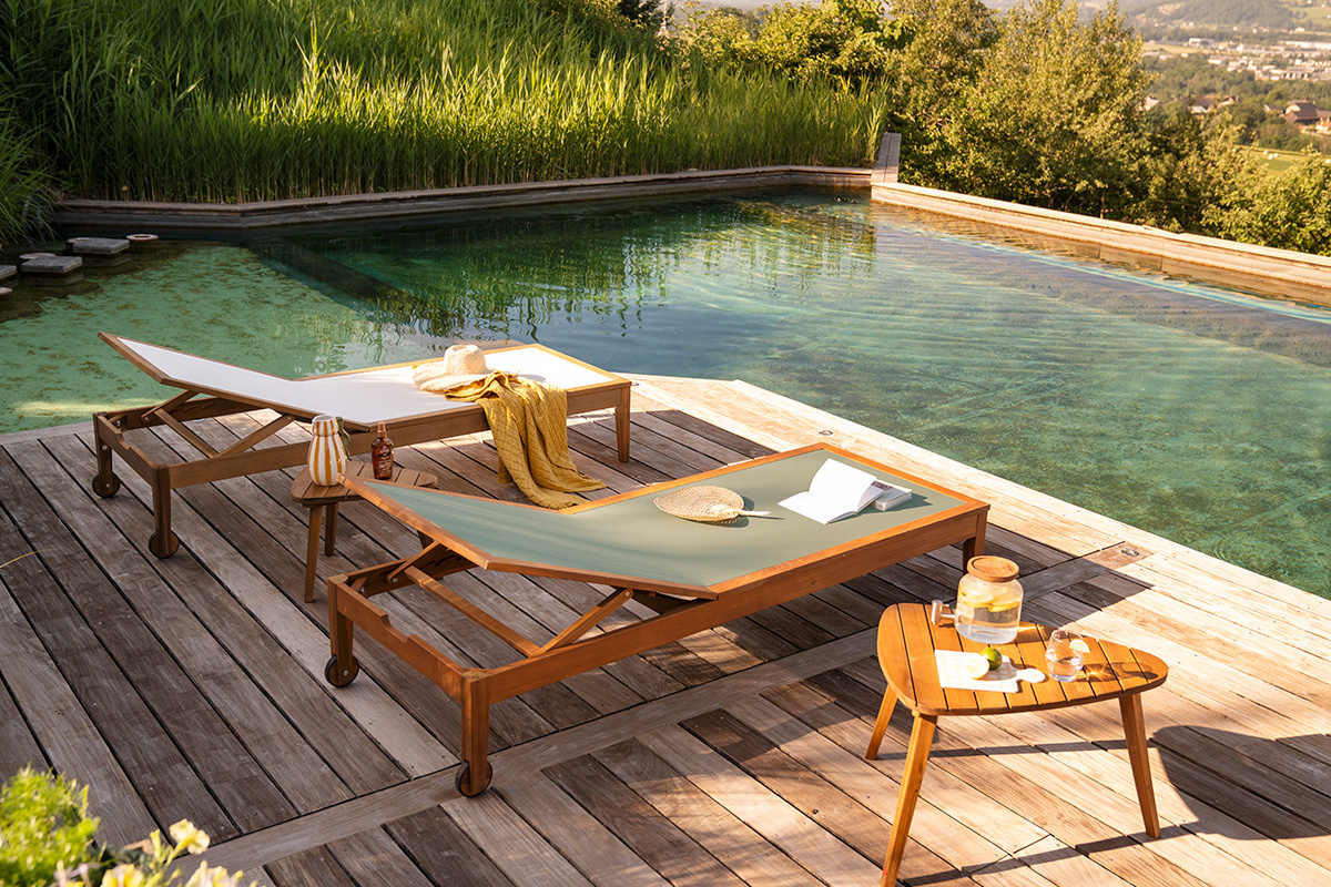 Bain de soleil vert kaki et bois massif NAVEEN