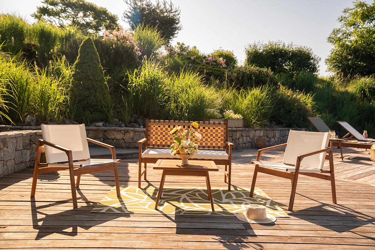 Banc de jardin en bois massif 2 places avec coussin blanc et sangles L114 cm SANTANA