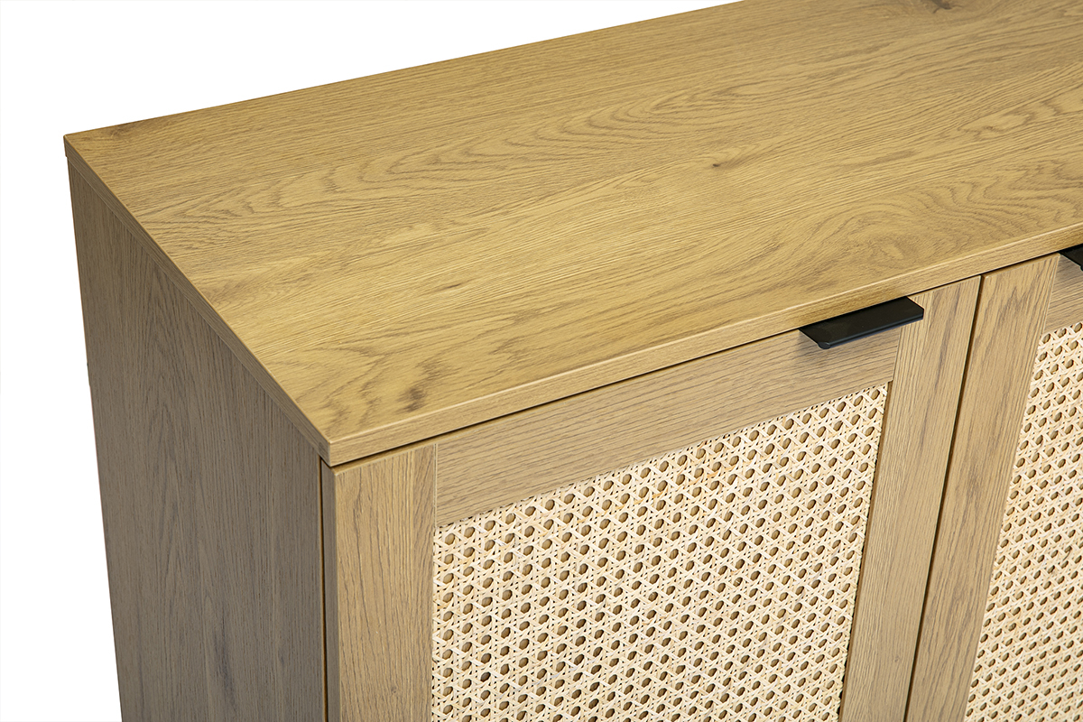 Buffet en bois clair avec cannage en rotin et m�tal noir, vue de dessus, 2 portes et 3 tiroirs.