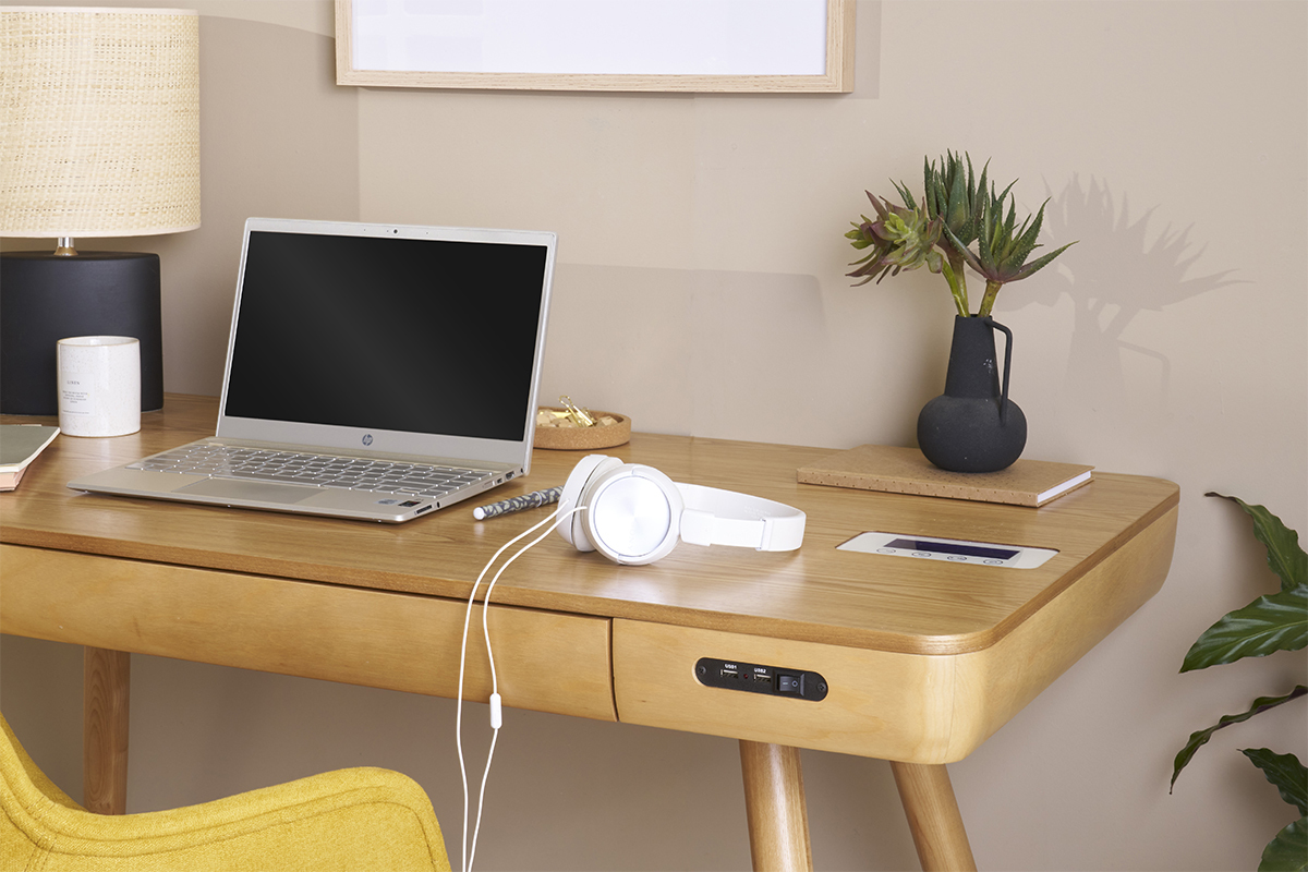 Bureau connect� multim�dia  avec tiroir bois clair massif L120 cm CLEVER