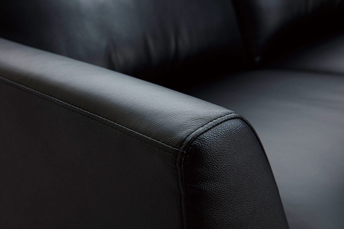 Canap� 3 places cuir noir et m�tal noir JOPLIN