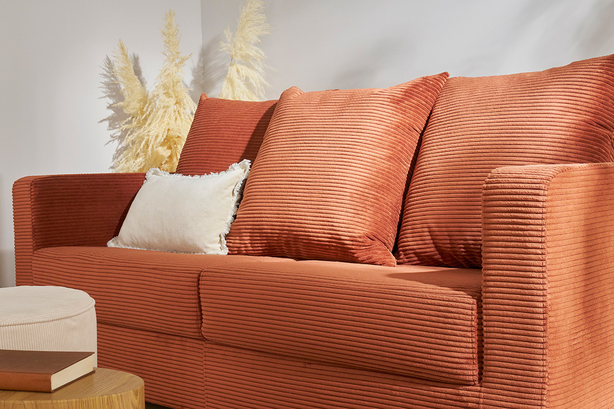 Canap� convertible 3 places en tissu velours c�tel� terracotta avec matelas 13 cm BACIO