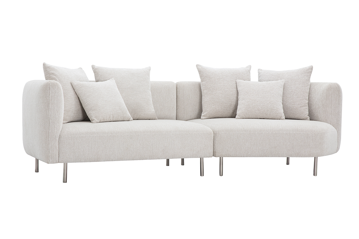 Canap� design beige 3-4 places, tissu effet velours chenill�, pieds m�tal chrom�, vue de 3/4.