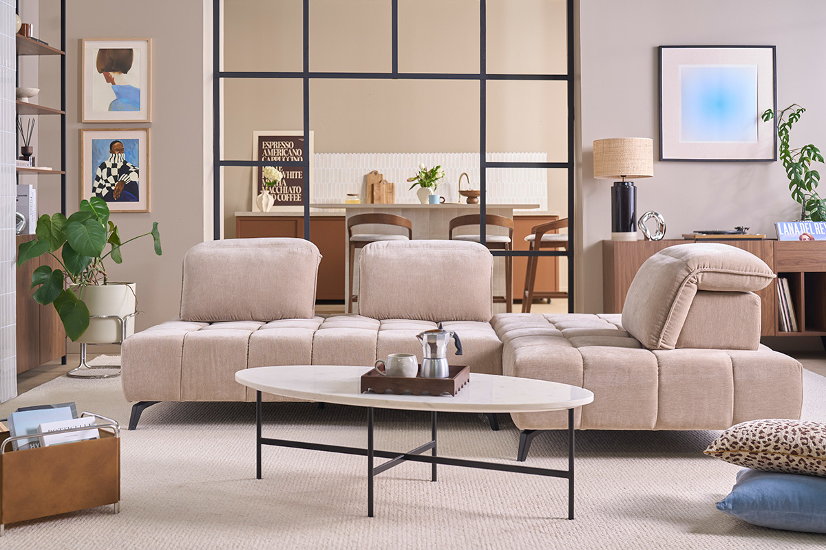Canap� modulable 4 places avec t�ti�res ajustables en tissu effet velours taupe et m�tal noir OLMO