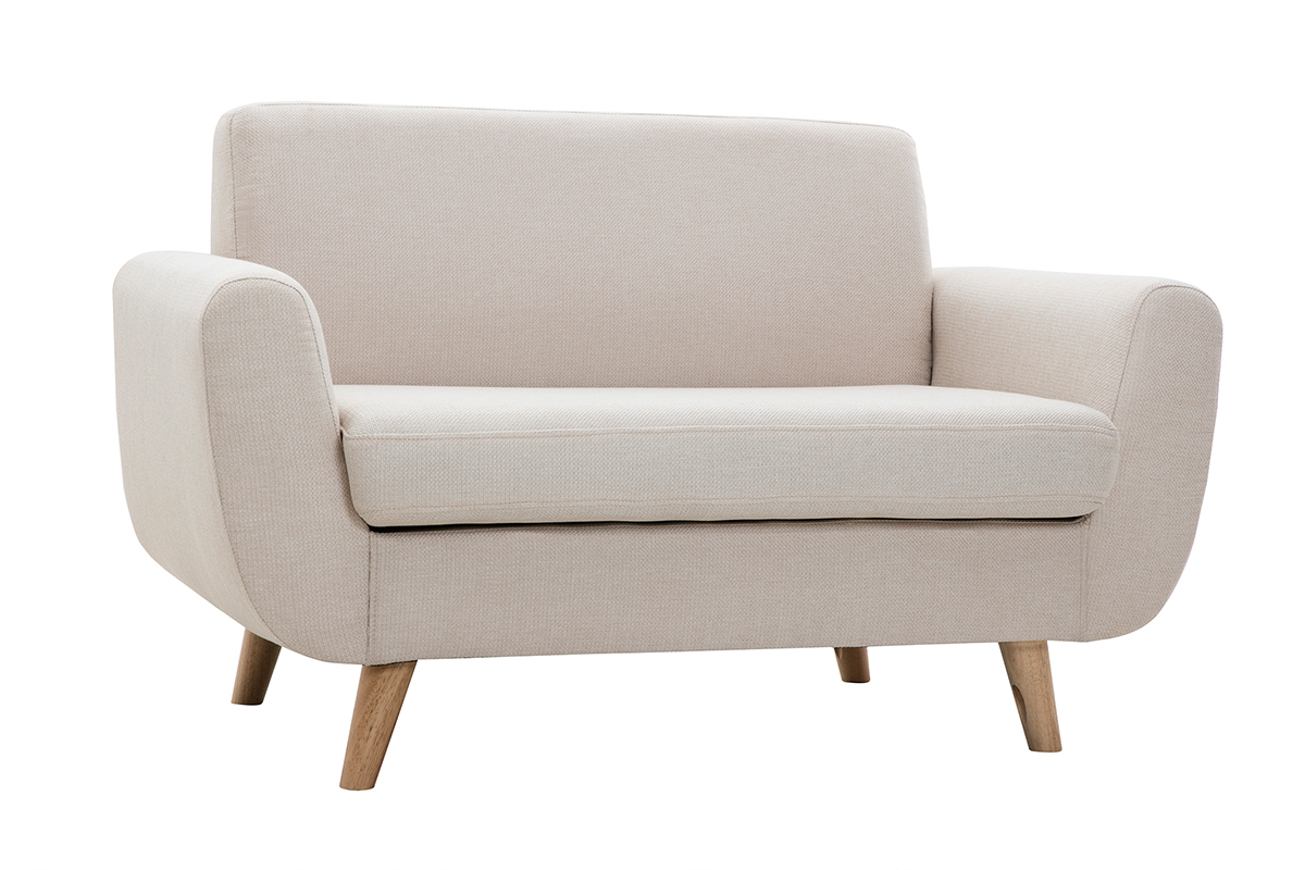 Canap� scandinave 2 places beige en tissu avec pieds en bois clair, vue de 3/4.