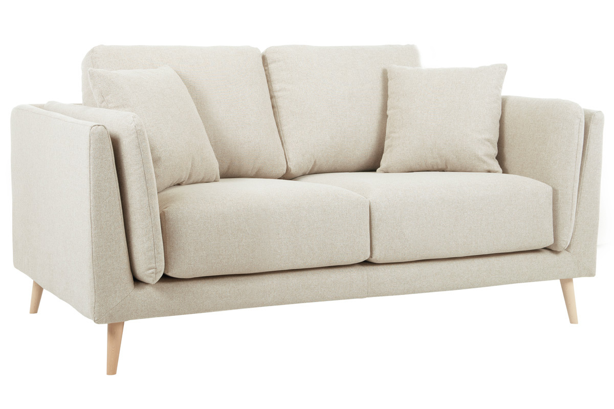 Canap� scandinave 2 places en tissu beige naturel, vue de 3/4 avec coussins inclus.