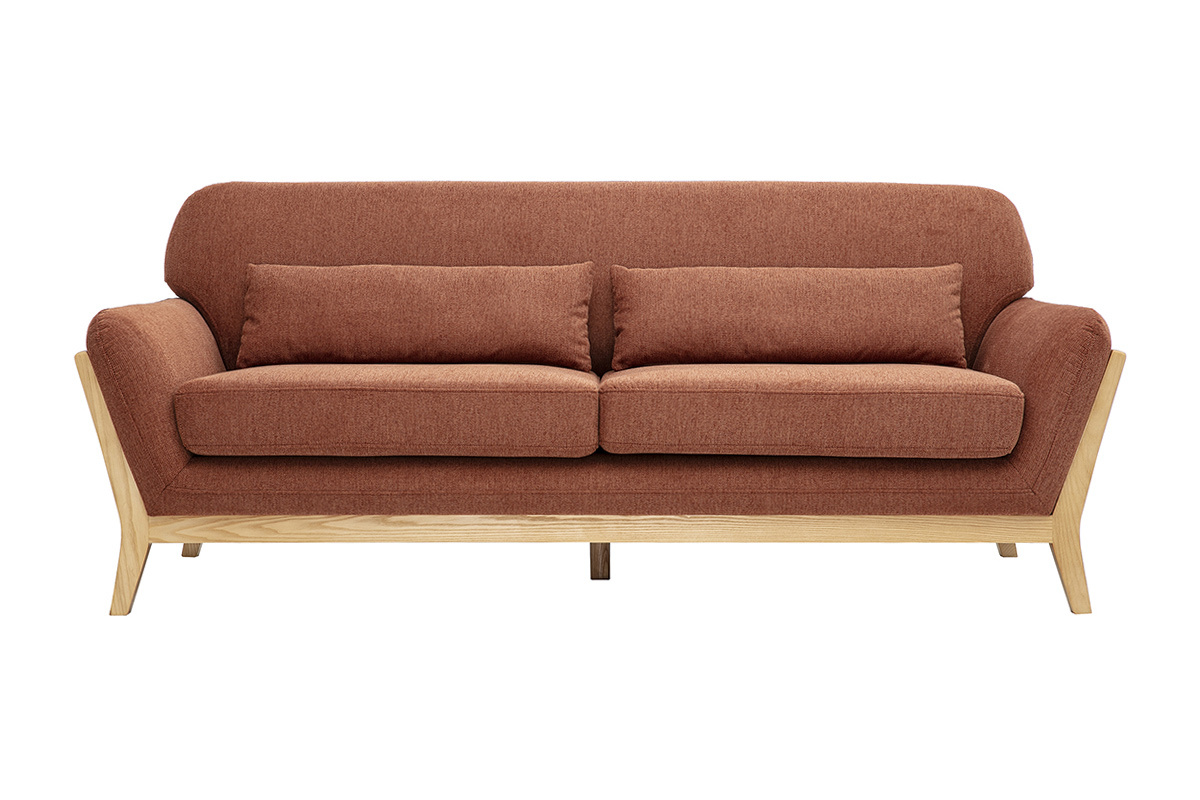 Canap� scandinave 3 places en tissu effet velours terre br�l�e, vue de face, avec pieds en bois clair.
