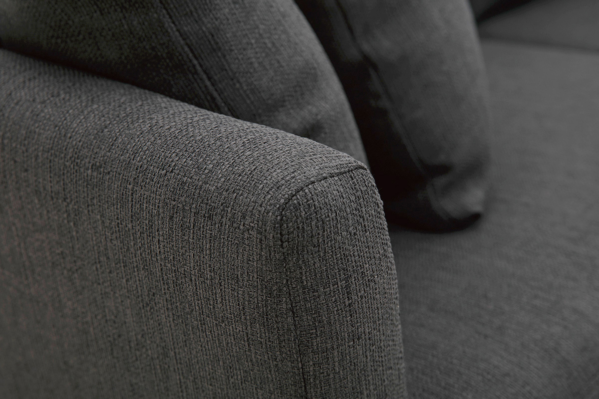 D�tail du tissu gris fonc� du canap� scandinave OSLO.