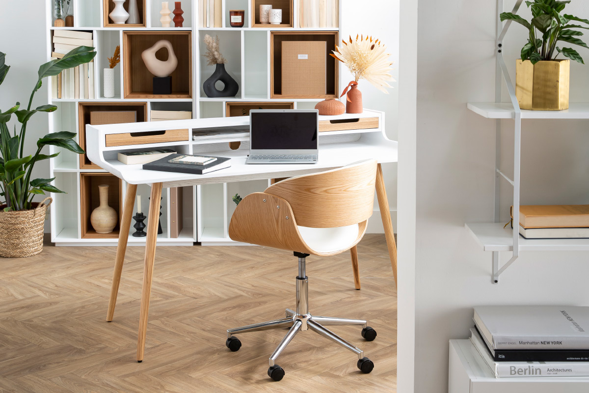 Chaise de bureau � roulettes design blanc, bois clair et acier chrom� BENT