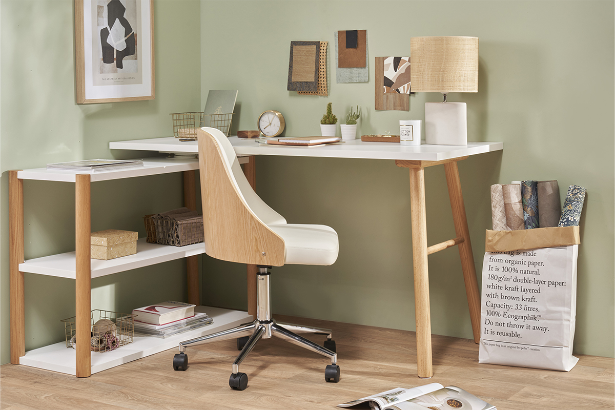 Chaise de bureau � roulettes design blanc, bois clair et acier chrom� QUINO