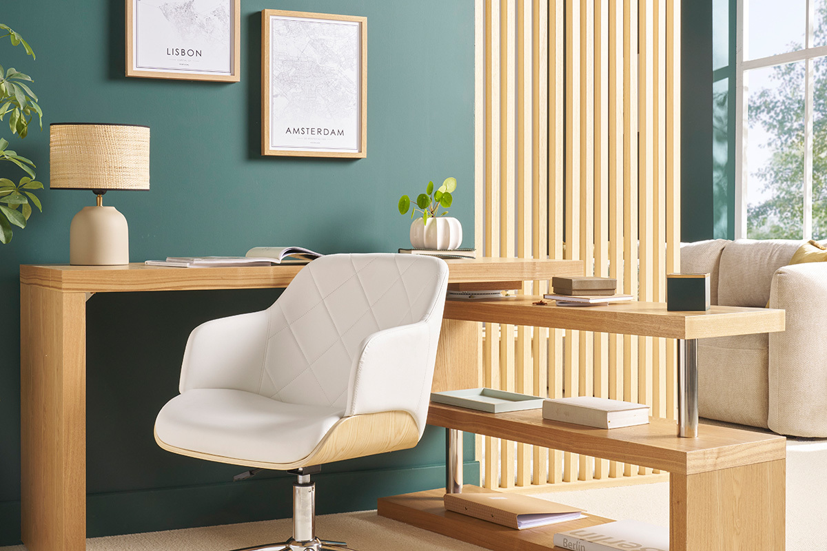Chaise de bureau � roulettes design blanc, bois clair et acier chrom� SANDRO