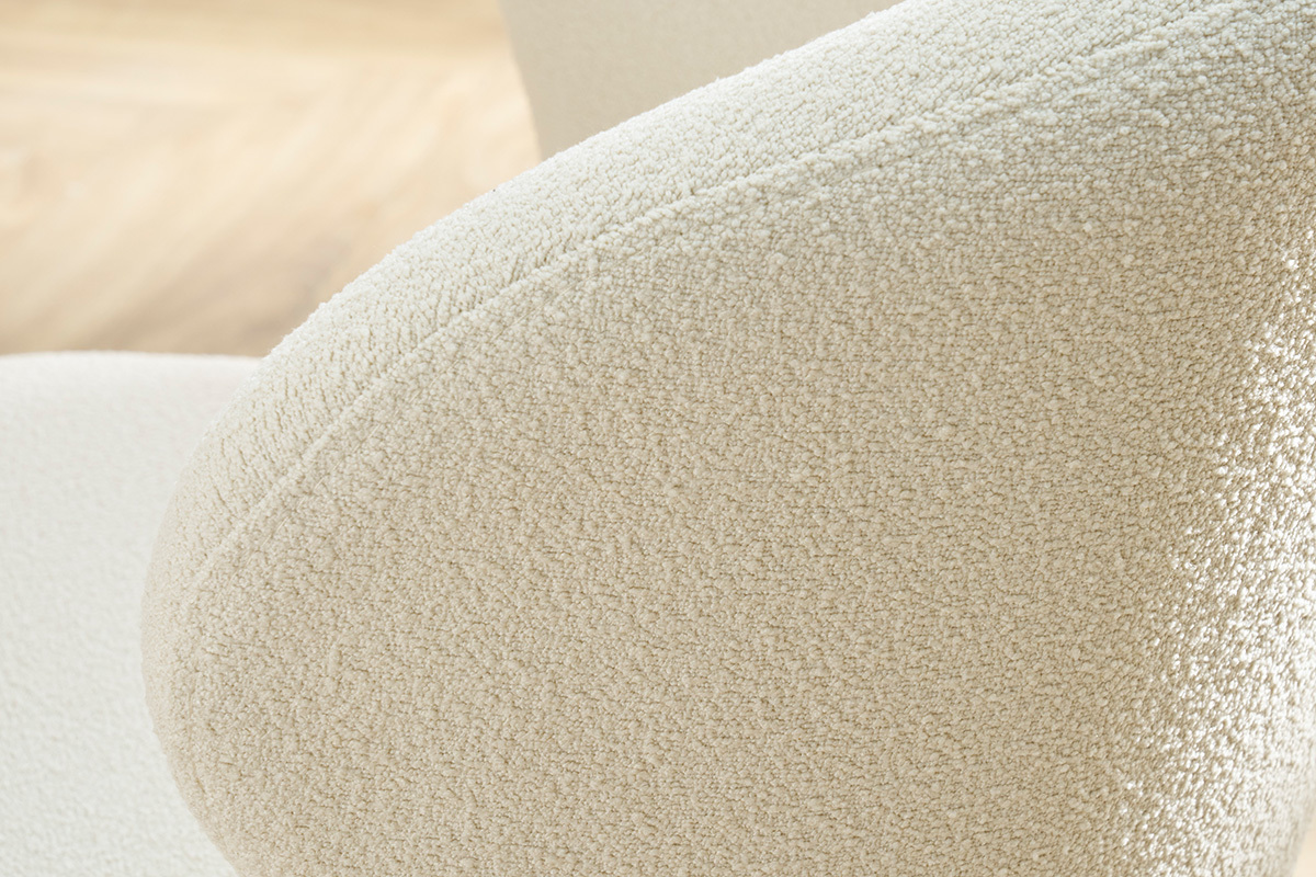 Chaise design blanche en tissu effet laine boucl�e et m�tal noir YDA