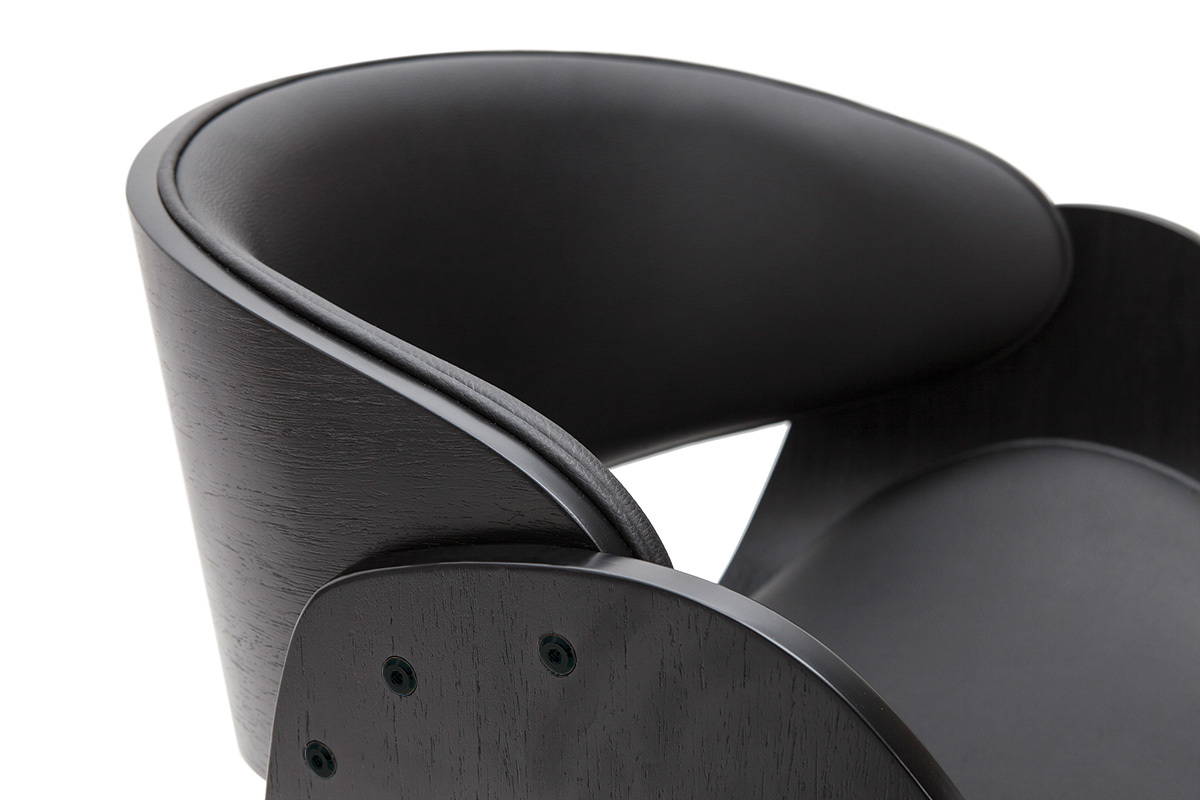 Chaise design noire BENT en bois et polyur�thane, vue de d�tail.