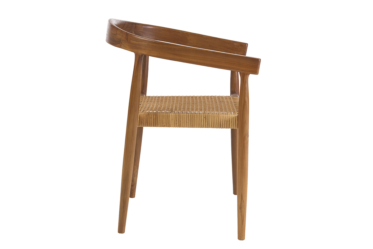 Chaise ethnique en bois teck massif avec cannage rotin, vue de profil.