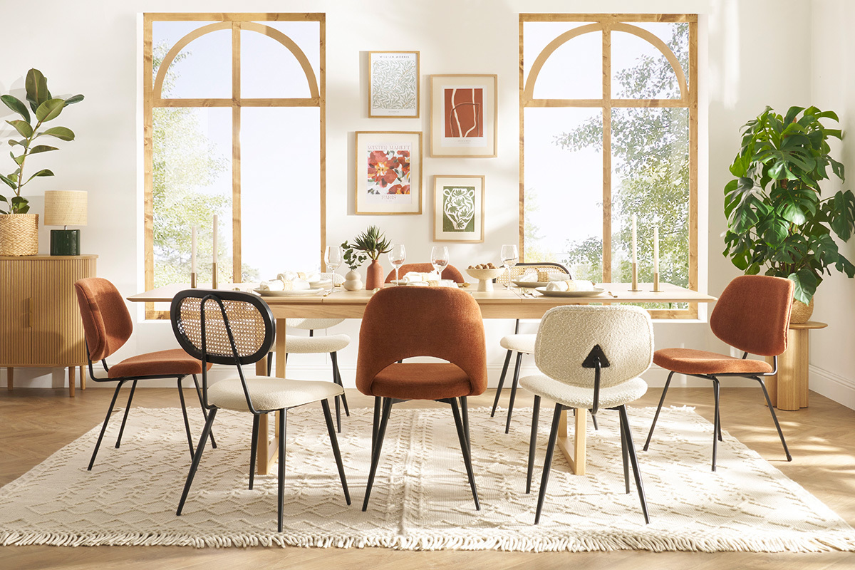 Chaises en tissu effet laine boucl�e blanc et m�tal noir (lot de 2) TOBIAS