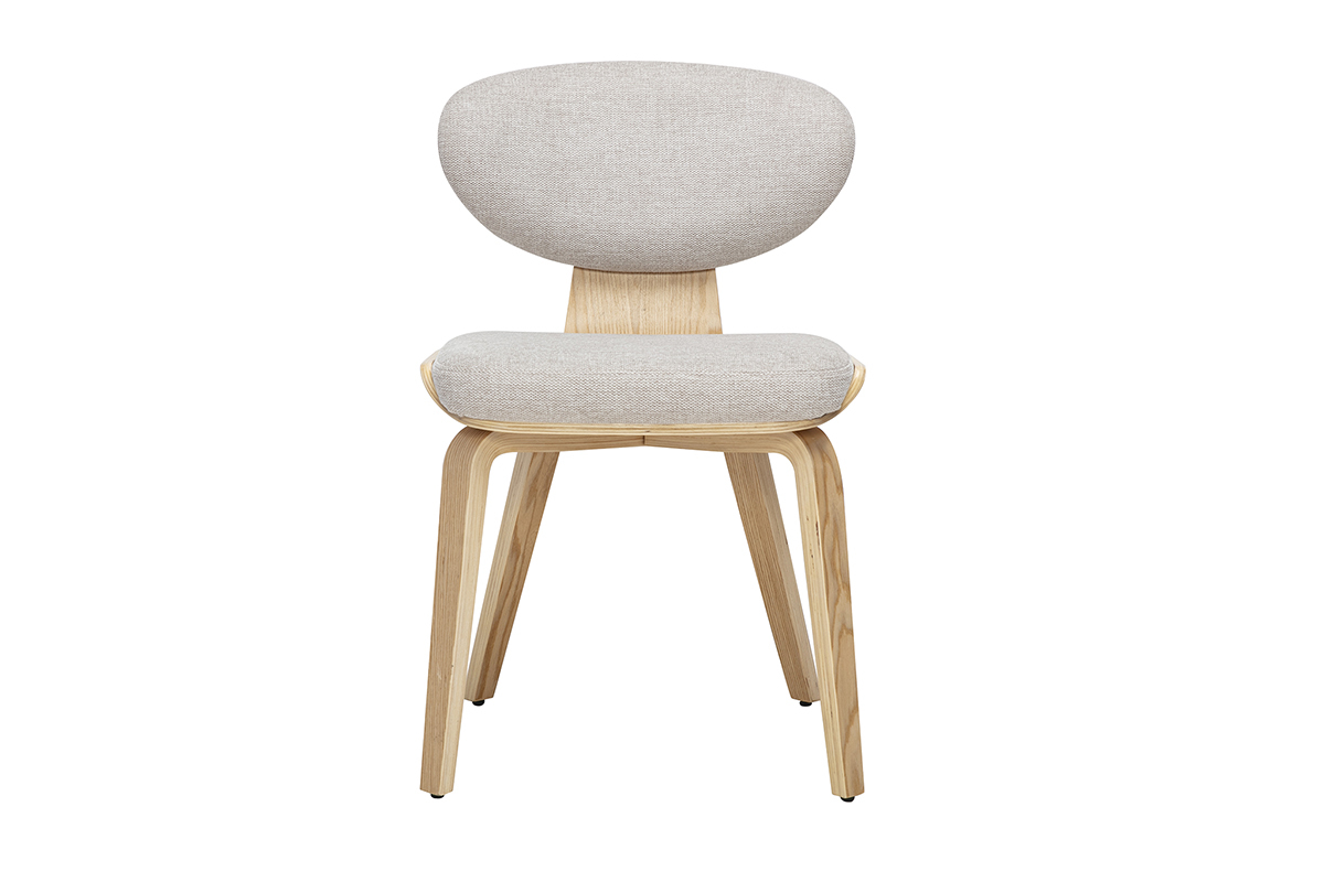 Chaise en tissu effet velours textur� beige avec dossier arrondi et pieds en bois clair, vue de face.