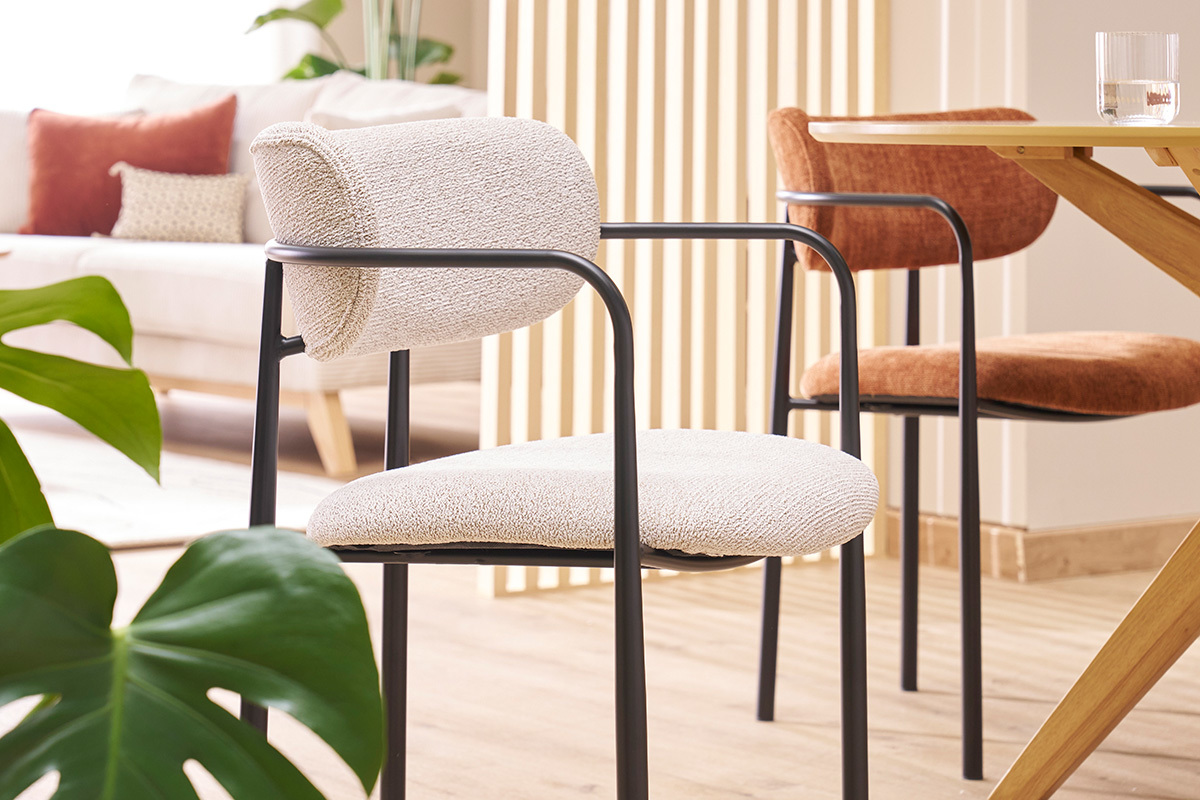 Chaises en tissu textur� beige et m�tal noir (lot de 2) SWIFT