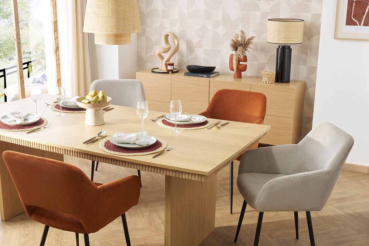 Chaises en tissu velours c�tel� taupe et m�tal noir (lot de 2) LAURETTE