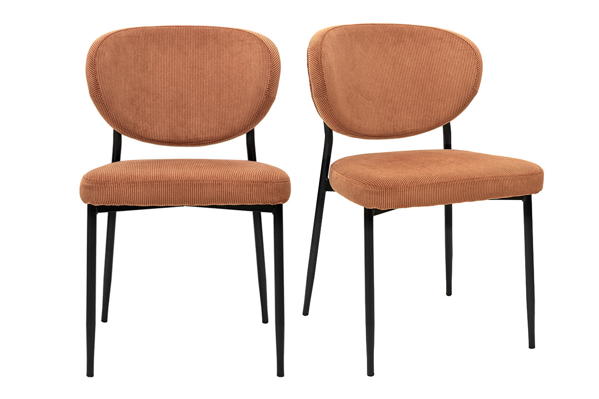Deux chaises BREKA en velours c�tel� terre br�l�e et m�tal noir, vue de face.
