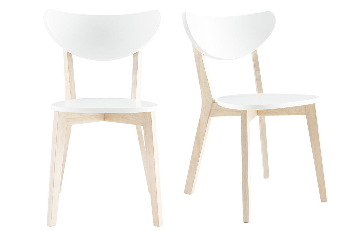 Lot de 2 chaises scandinaves blanches avec structure en bois clair, vue de face.