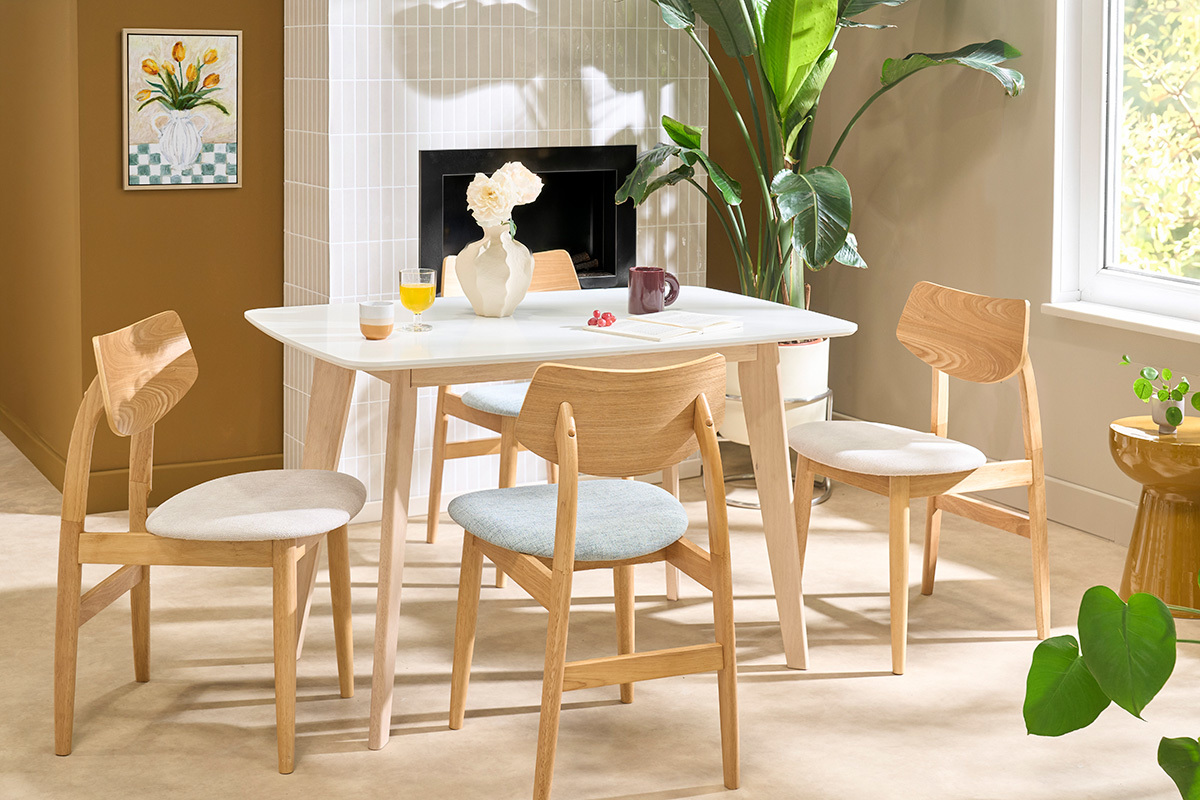 Chaises scandinaves en bois clair et tissu effet velours textur� beige (lot de 2) ELION