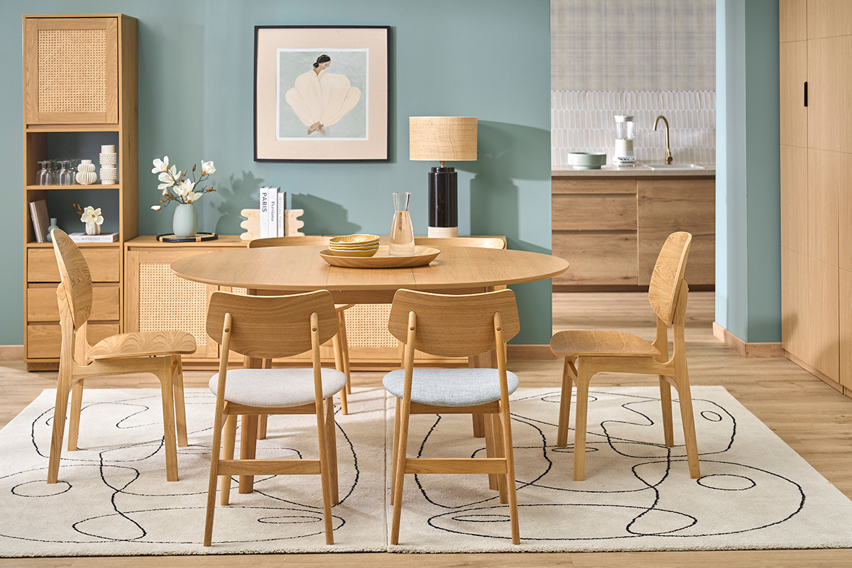 Chaises scandinaves en bois clair et tissu effet velours textur� beige (lot de 2) ELION