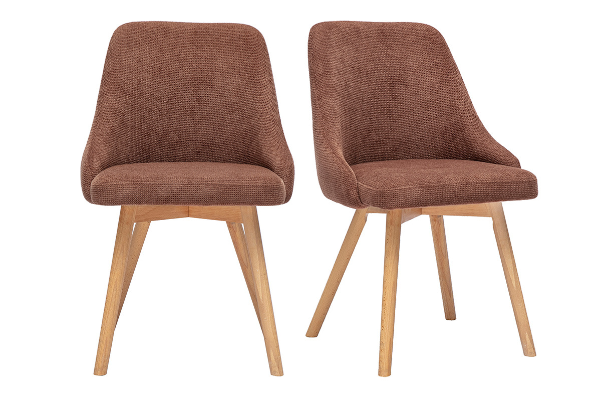 Deux chaises scandinaves en tissu velours terre br�l�e et bois clair, vue de face.