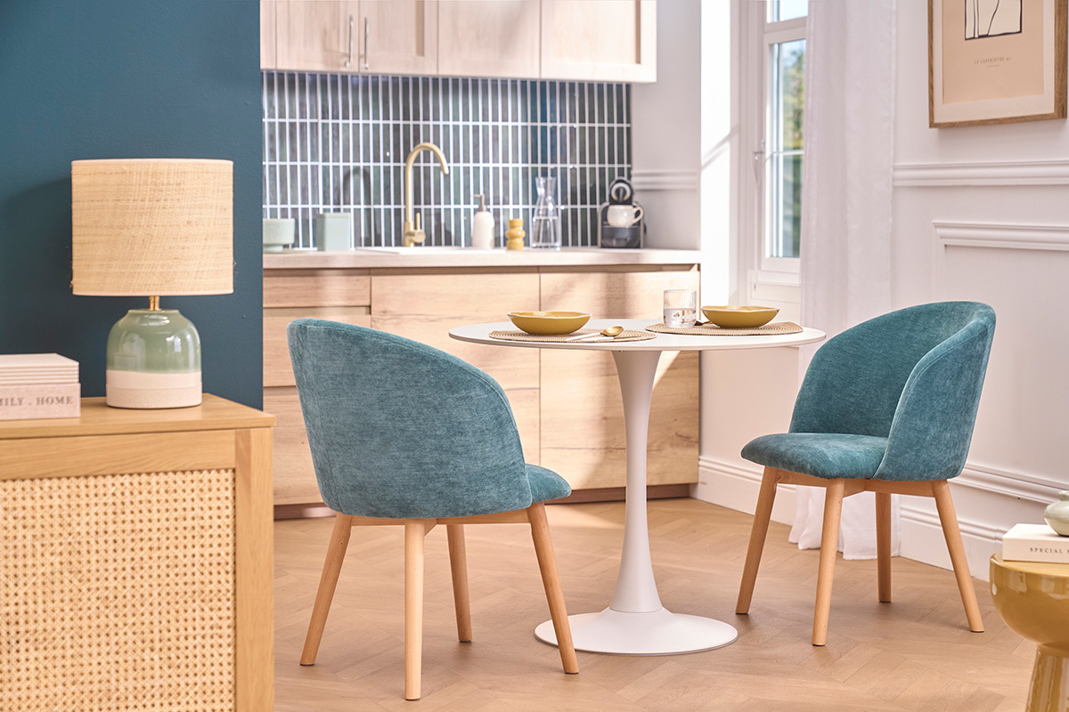 Chaises scandinaves en tissu effet velours bleu canard et bois clair massif (lot de 2) VANITY