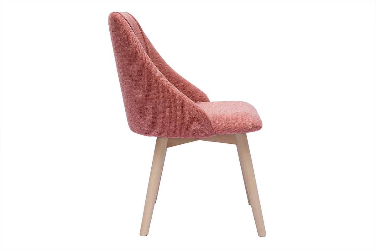 Chaise scandinave terracotta en profil avec pi�tement bois clair.