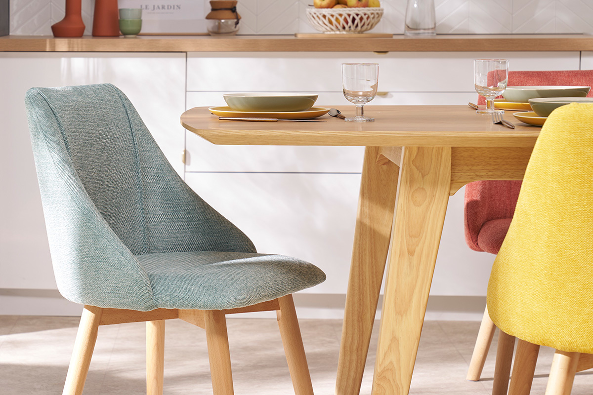 Chaises scandinaves en tissu effet velours textur� vert c�ladon et bois clair (lot de 2) HIGGINS