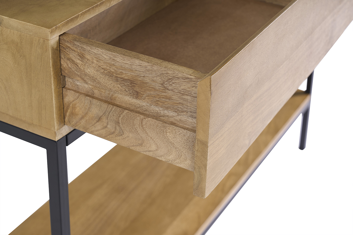 Vue d�tail d'un tiroir ouvert de la console industrielle en bois manguier et m�tal noir.