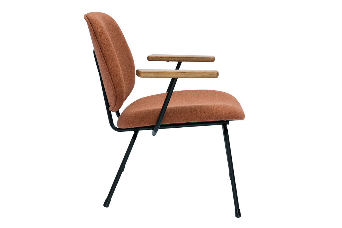 Fauteuil design en tissu effet laine boucl�e terre br�l�e, m�tal noir et bois fonc� BARNET