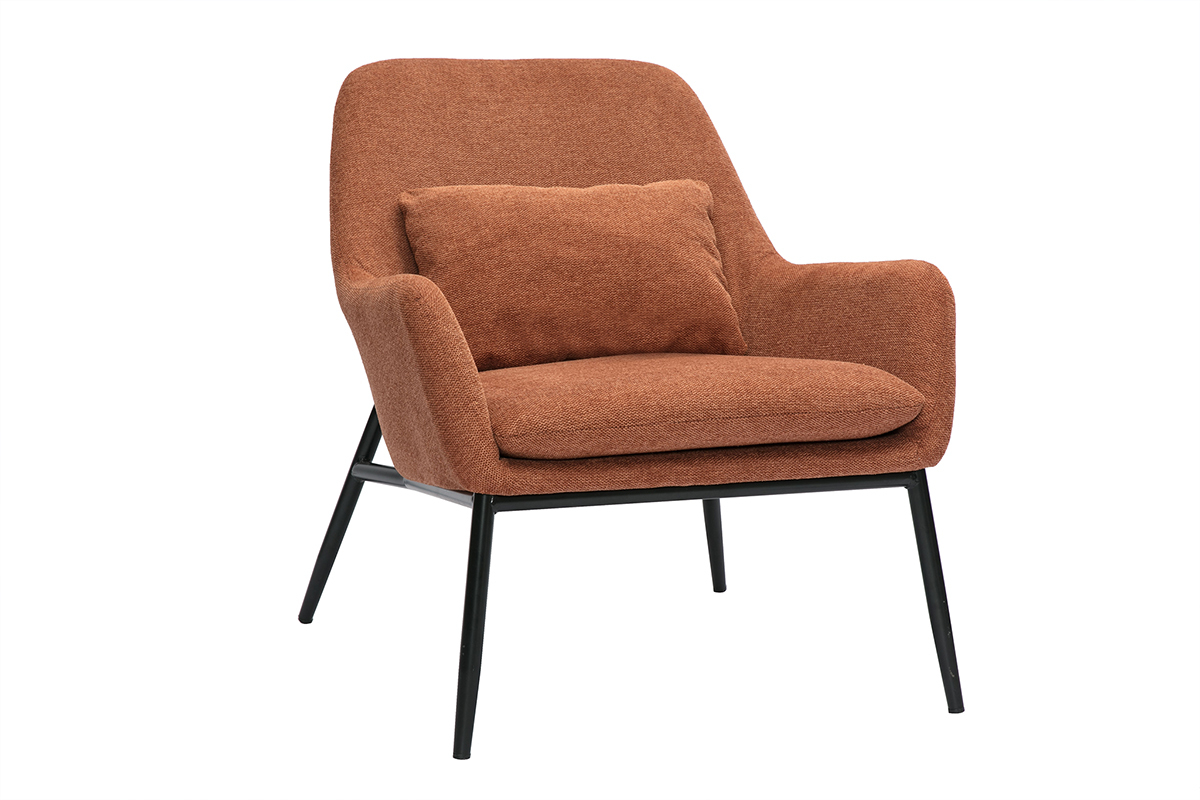 Fauteuil en tissu effet velours terre brul�e avec pieds en m�tal noir, vue de trois quarts.