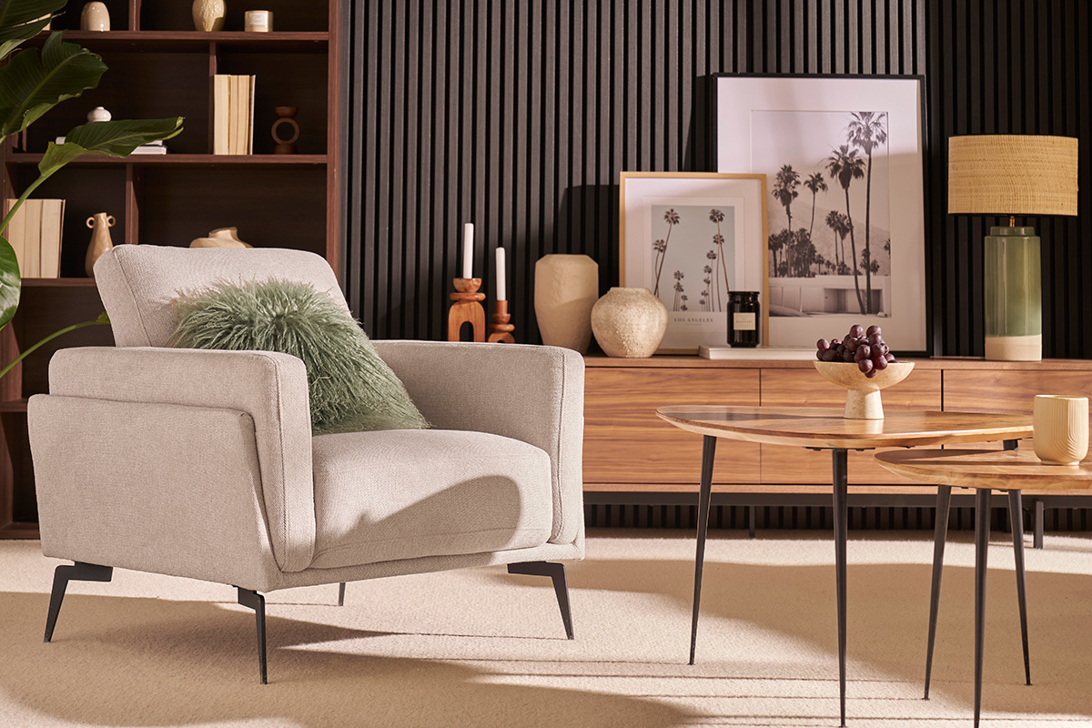 Fauteuil design en tissu effet velours textur� gris et m�tal noir MOSCO