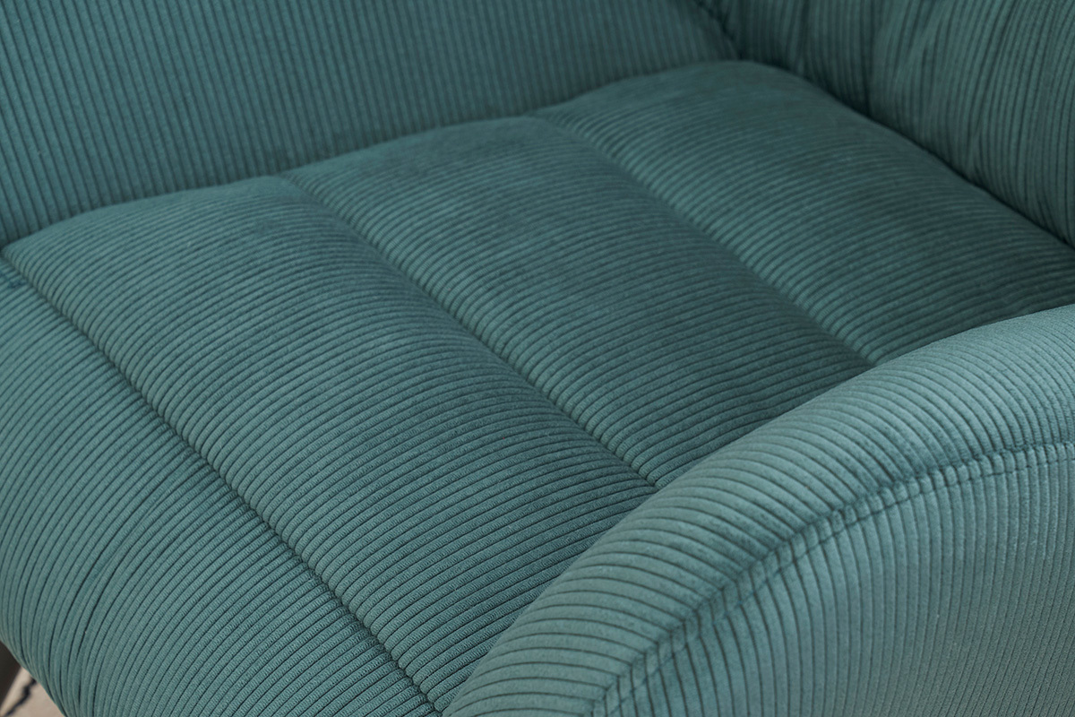 Gros plan sur le tissu velours c�tel� vert du fauteuil ZOE.