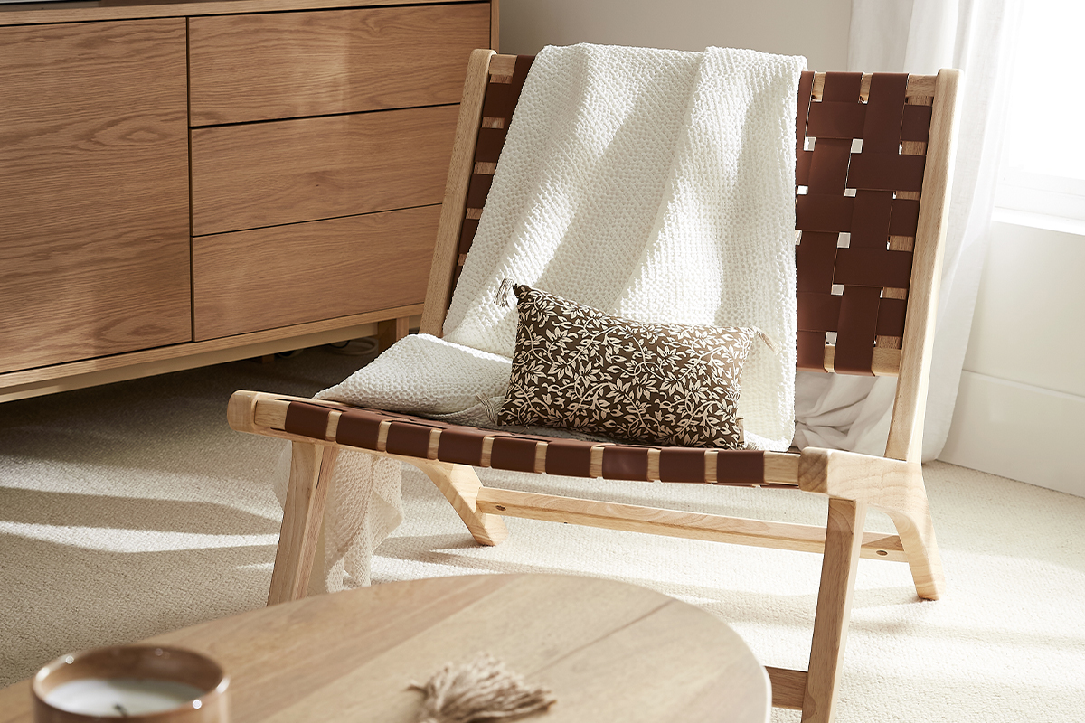 Fauteuil ethnique en bois et sangles tress�es marron BONDI