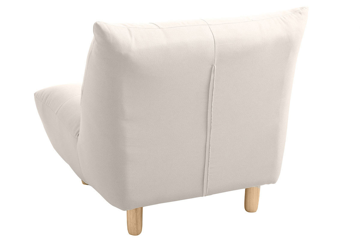 Vue arri�re du fauteuil scandinave en tissu beige et bois clair YUMI.
