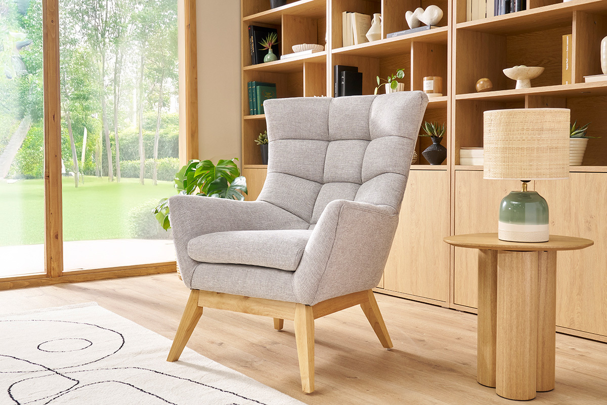 Fauteuil scandinave en tissu effet velours textur� gris clair et bois clair BRODY