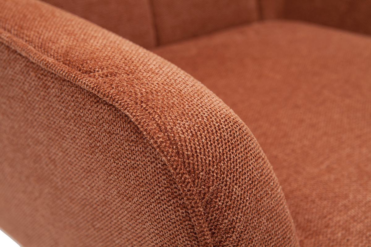 Fauteuil scandinave en tissu effet velours textur� terre br�l�e et bois clair AVERY