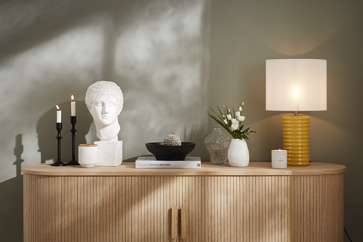 Lampe � poser en c�ramique �maill�e jaune et abat-jour �cru H53 cm BERRO