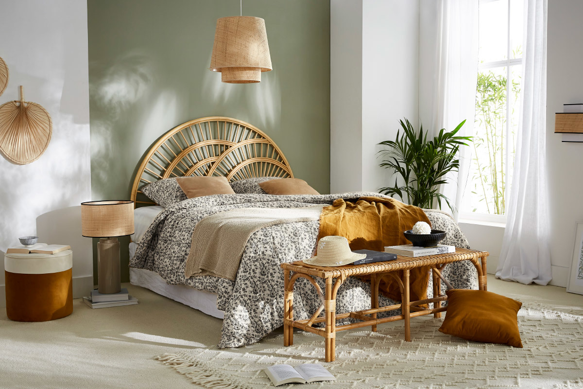 Lampe � poser en c�ramique �maill�e taupe et abat-jour en raphia naturel H64 cm MAJES