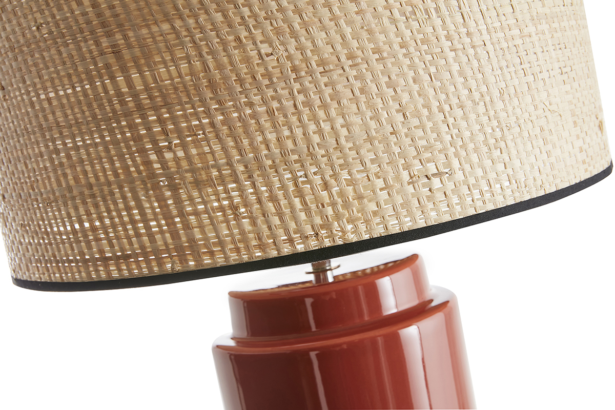 Lampe � poser en c�ramique �maill�e terracotta et abat-jour en raphia naturel H64 cm MAJES