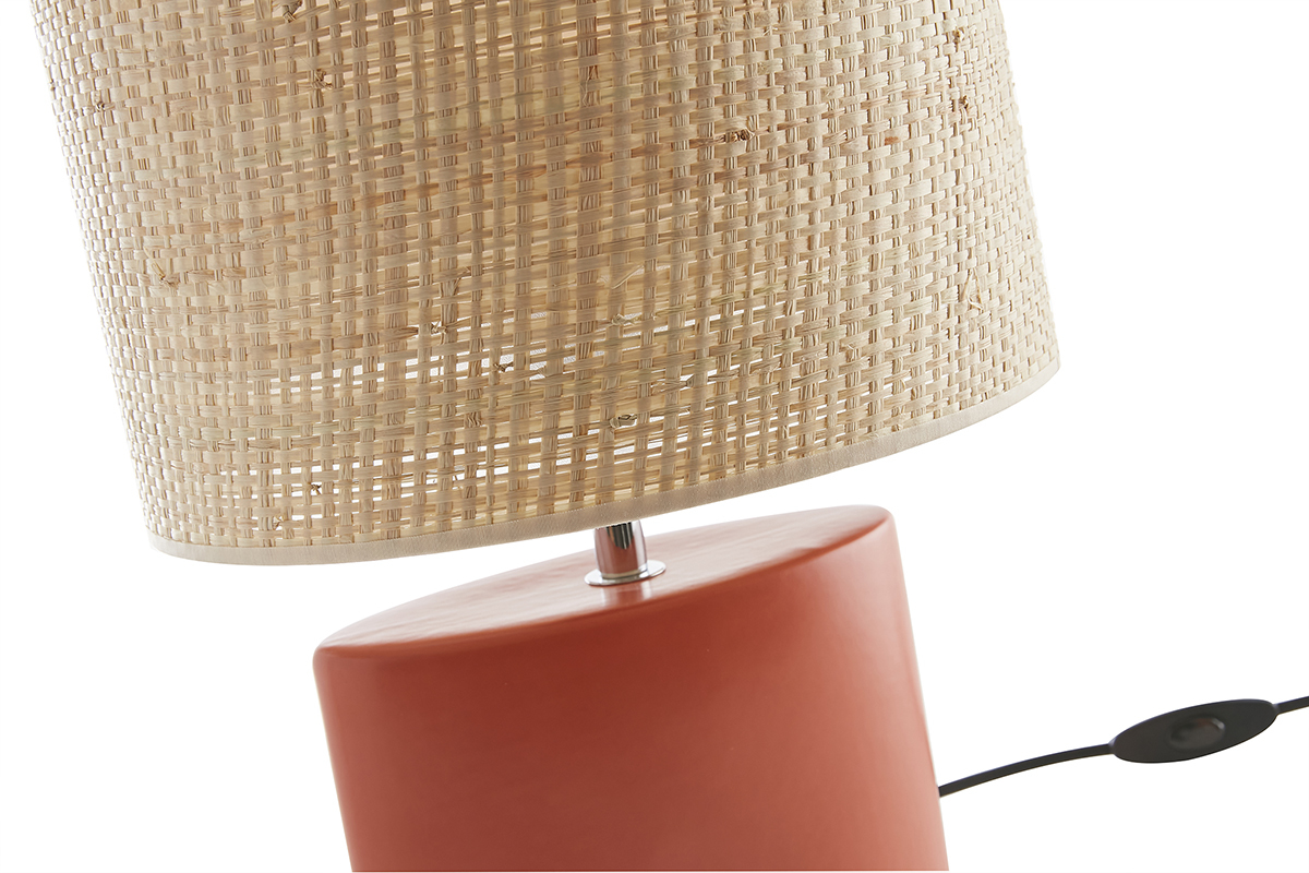 Lampe � poser en c�ramique terracotta mat et abat-jour en raphia naturel H40 cm TIGA