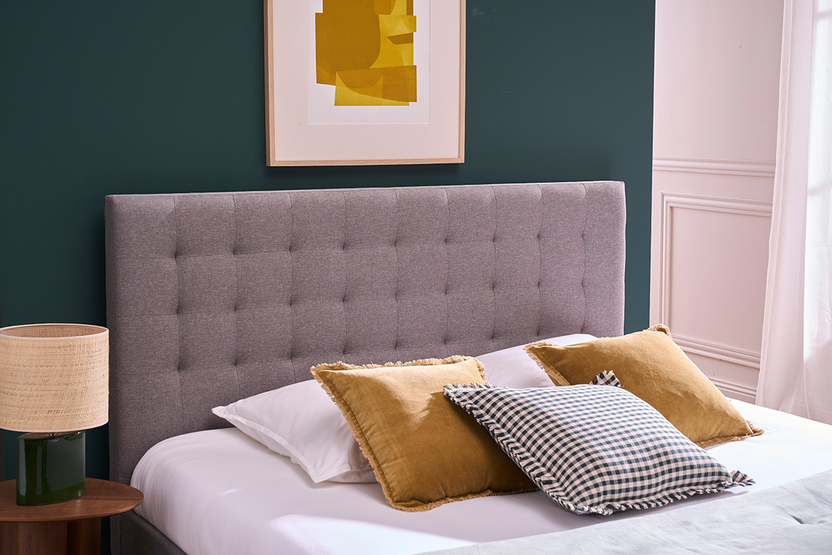 Lit 2 places 160x200 en tissu gris clair capitonn� DANAE