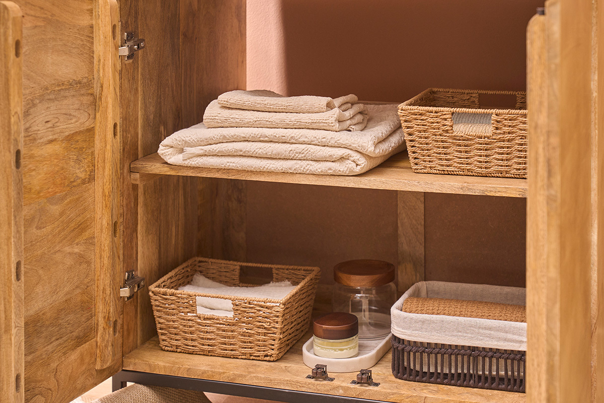 Meuble de salle de bain finition bois clair, cannage rotin et m�tal noir L80 cm MANILLE