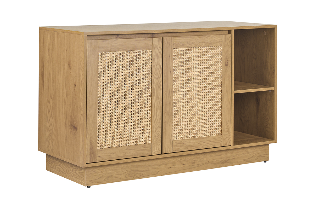 Meuble de salle de bain en bois clair ch�ne avec portes en cannage rotin, vue de 3/4