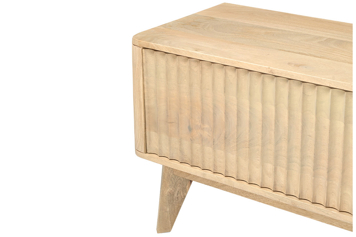 Meuble TV ALDA en bois clair manguier massif avec porte coulissante, vue de c�t�.