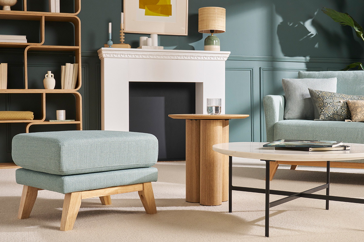 Pouf repose-pieds d�houssable scandinave en tissu vert lagon et bois clair OSLO