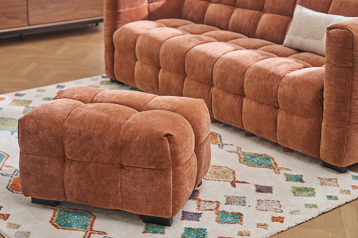 Pouf repose-pieds design en tissu effet velours terre br�l�e CORTO